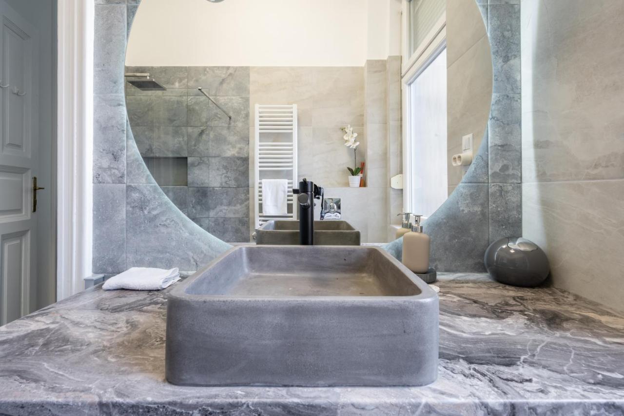 Galaxy Cube Apartamento Budapest